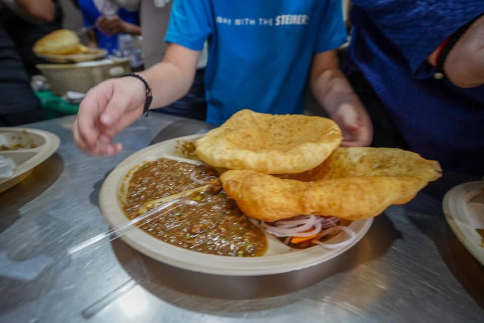 Chole Bhature breakfast foods to try in India. 