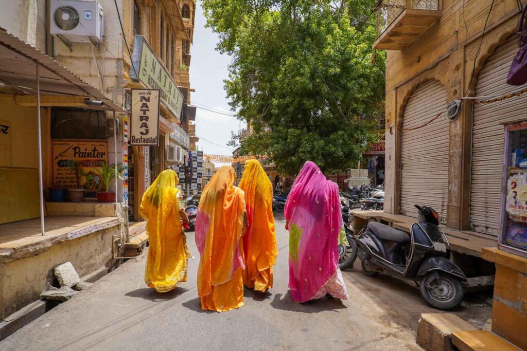 Traditional dress in Jaisalmer what to wear in India as a traveller. 