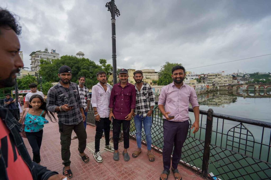 The foot-bridge across to the Old City. 