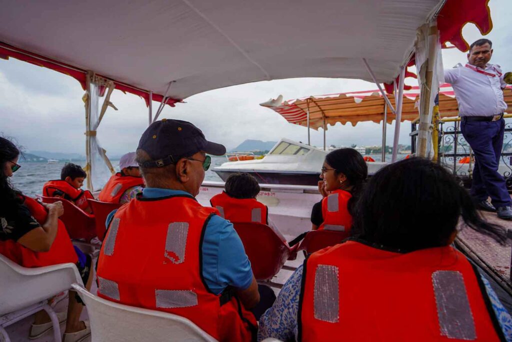 The boat ride on Lake Pichola is one of the most famous things to do in Udaipur. 