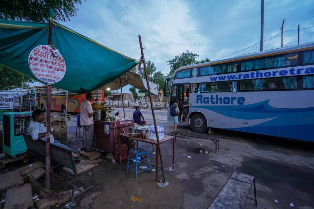 The small chai stand and waiting benches by Hanuman Circle Bus Stop in Jaisalmer. 