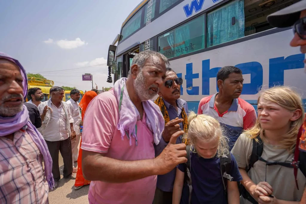 Arriving by bus Jaisalmer to Bikaner. 