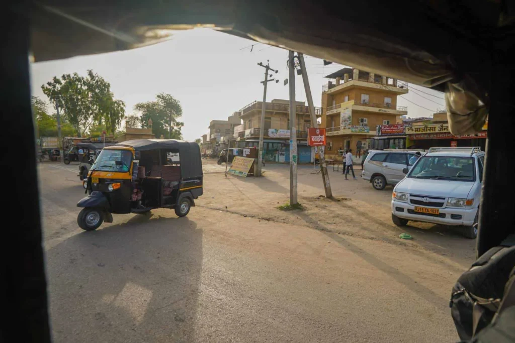 Early morning train Jaisalmer and picked up by Jeep to Wanderlust Guesthouse. 