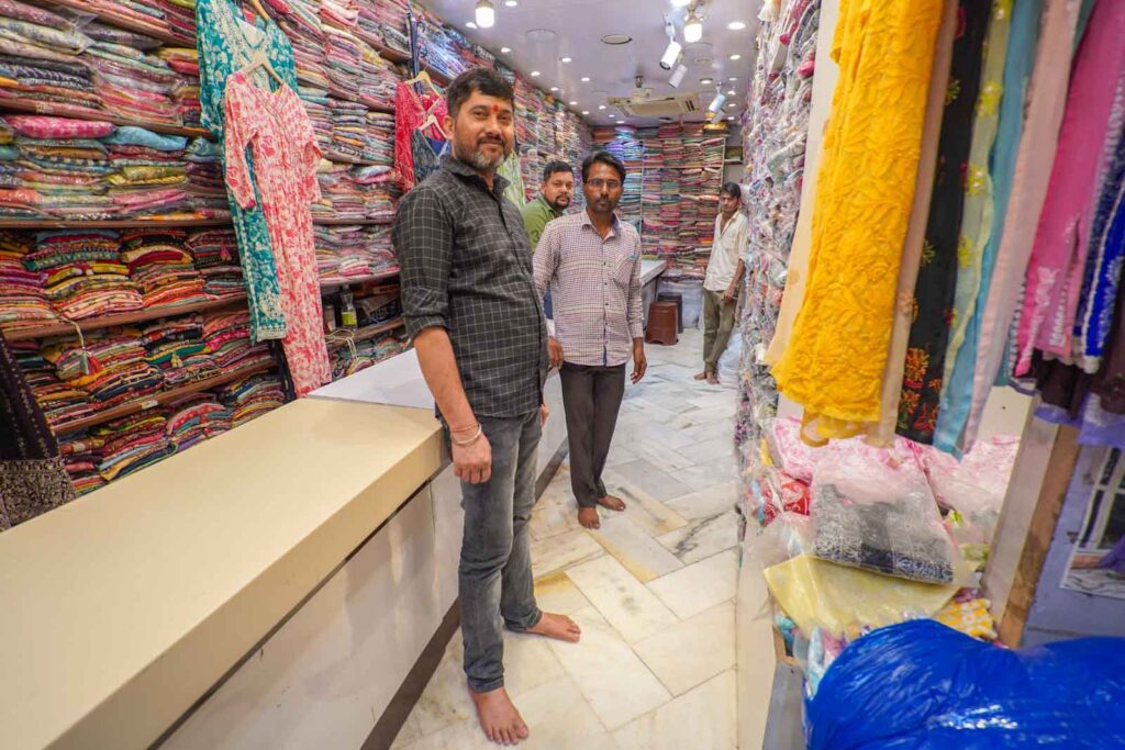Where to shop for Kurt to wear in India for travelling. 