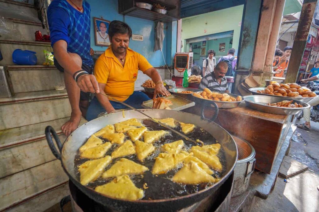 Making bread Pakora for breakfast in Bikaner. 